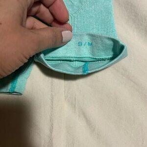 Zensah Turquoise Compression Sleeve. S/M